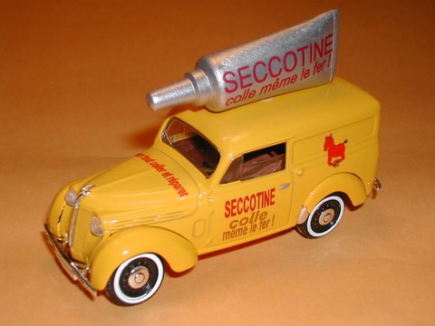 renault juvaquatre  miniature seccotine  publicitaire 1/43°