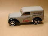 renault juvaquatre  miniature électricité publicitaire 1/43°